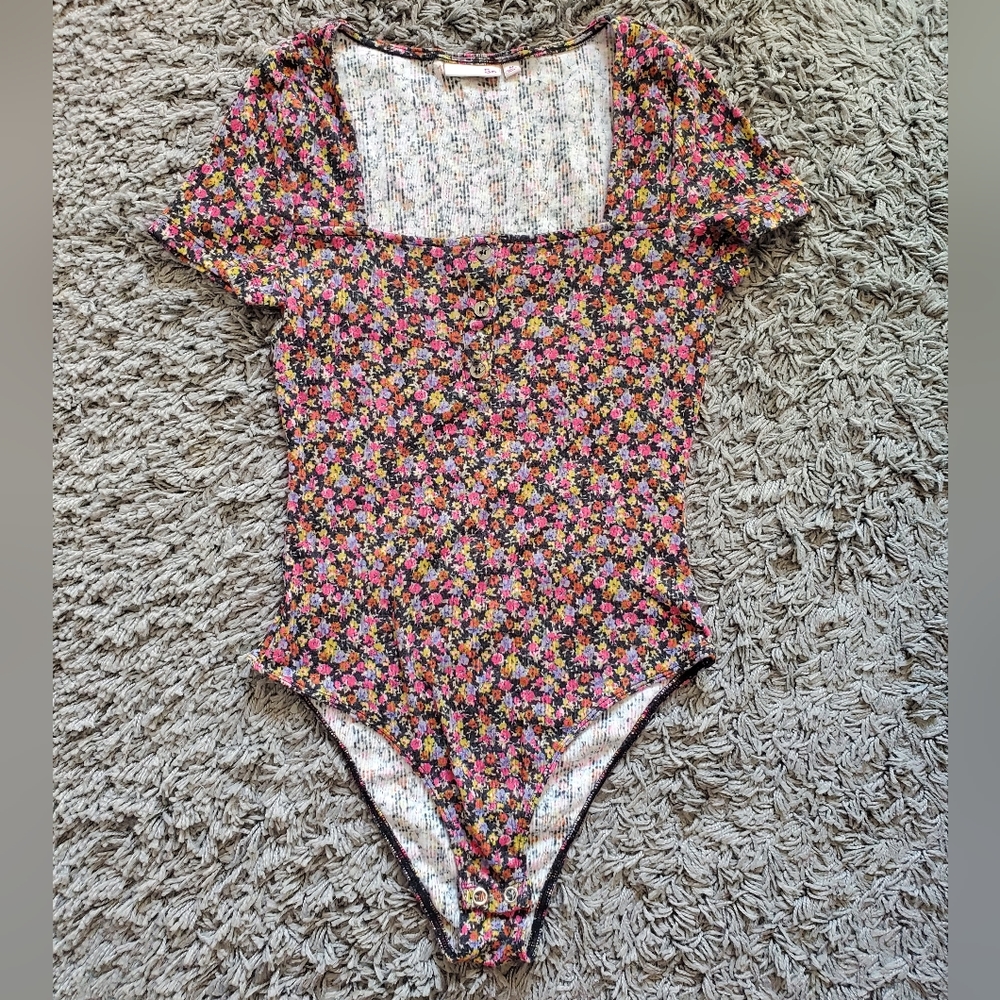 SO Floral Bodysuit, size M